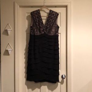 Sleeveless Lace Tiered Cocktail Dress